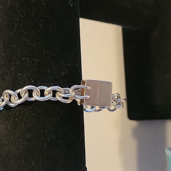 Rare Tiffany & Co. Charm bracelet with gift bag charm. - Picture 7 of 7